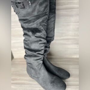 DREAM PAIRS Women’s Over the Knee pull on boots